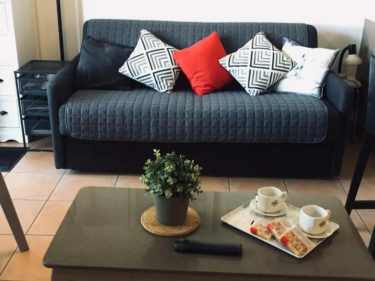 Joli appartement tout confort Hyères 0*,  France